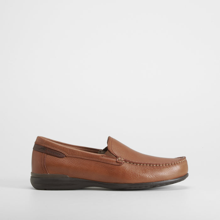Mocasรญn orion piel color cuero FLUCHOS