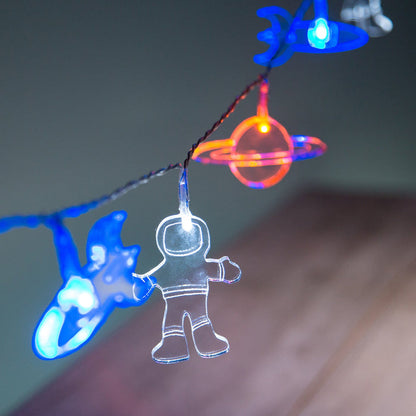 LL140714_Spaceman-Battery-LED-Fairy-Lights-At-Night_P4.jpg