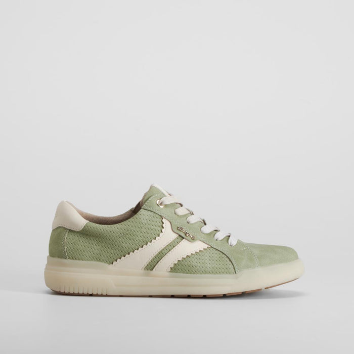 Deportiva verde con detalles blancos RELIFE