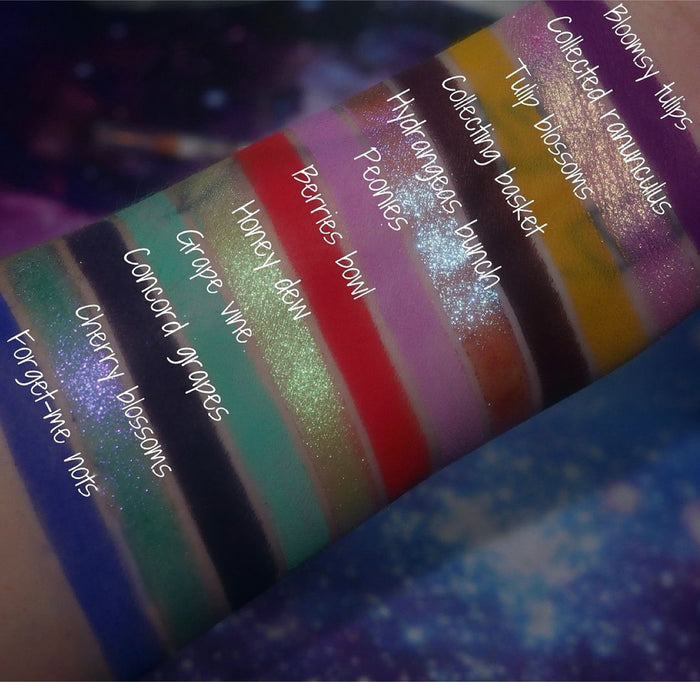 BLOOMING BASKET EYESHADOW PALETTE [NON MAGNETIC]