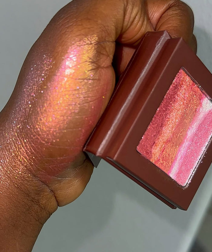 DAZZLING BRONZE HIGHLIGHTER [MAGNETIC PAN]