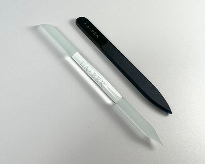 Glass tool set close-up, included in The Bold Edit gift set