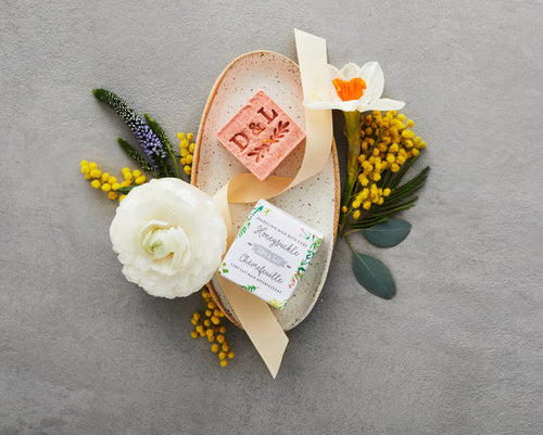 Honeysuckle Sparkling Milk Bath Cube