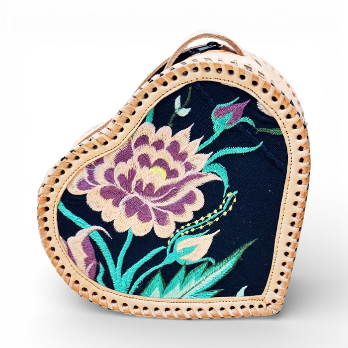 Leather Corazón Crossbody