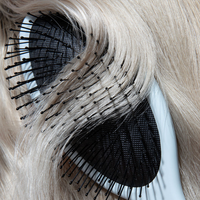 R+Co Detangling Brush