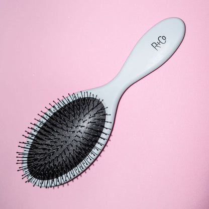 R+Co Detangling Brush