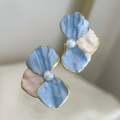 Rosie Earrings - Detail View - AnnaBanana