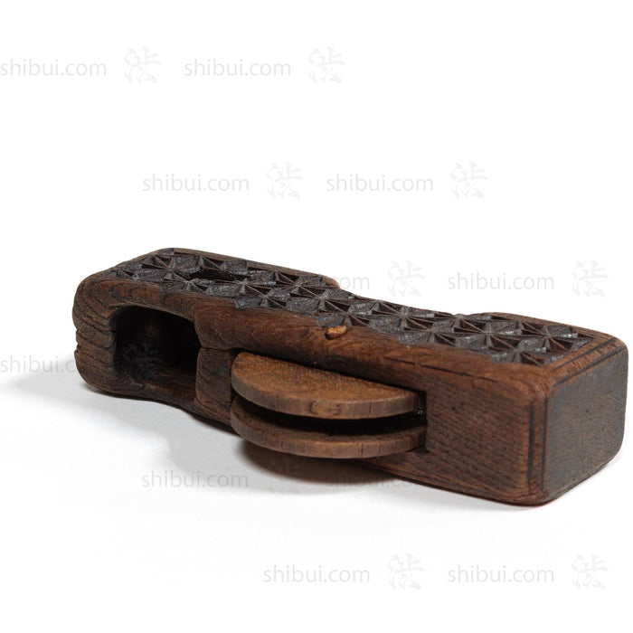 Sumitsubo  Carpenters Ink Line With Asanoha Carved Design