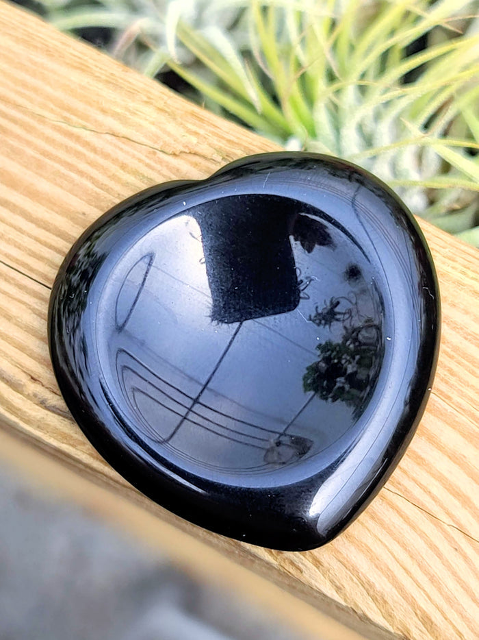 WYSIWYG Obsidian Crystal Worry Stone Heart Carving